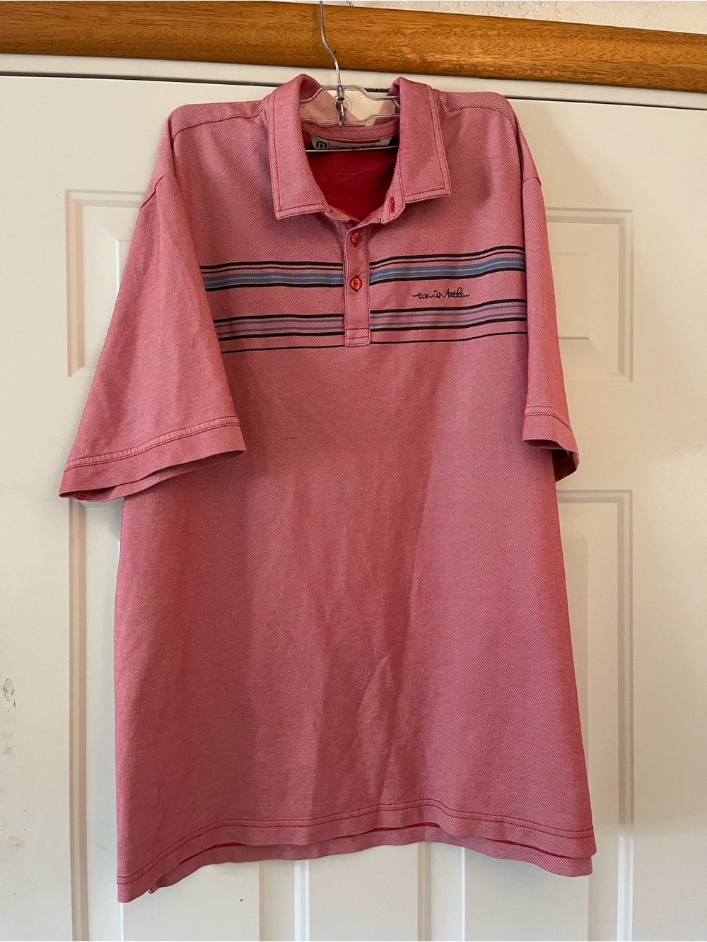 Travis Matthew Shirt Men’s XL Salmon Polo Short Sleeve Activewear Striped